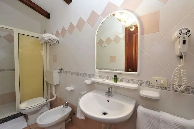 Standard Üç Kişilik Oda