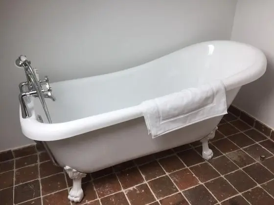 Tek Büyük Yataklı Oda, Özel Banyo (Combles)