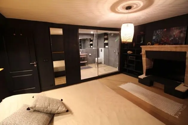Superior Tek Büyük Yataklı Oda, Avlu Manzaralı (Chambre Grands Hommes)