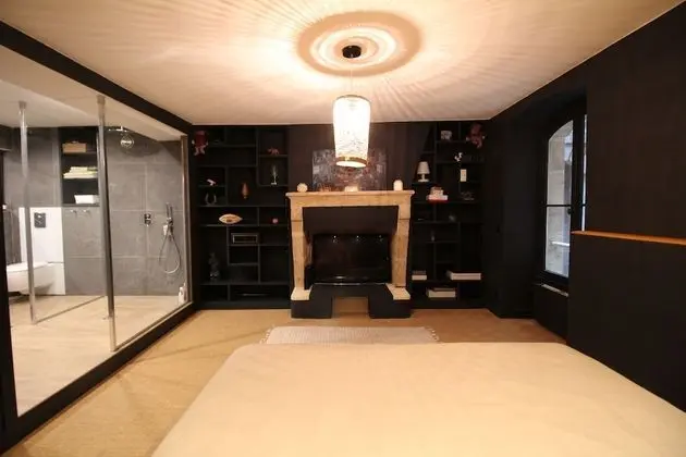 Superior Tek Büyük Yataklı Oda, Avlu Manzaralı (Chambre Grands Hommes)