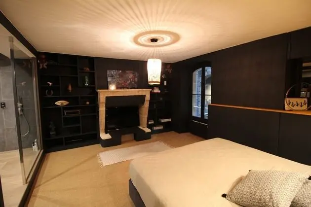 Superior Tek Büyük Yataklı Oda, Avlu Manzaralı (Chambre Grands Hommes)