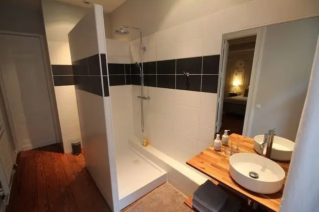 Superior Tek Büyük Yataklı Oda, Şehir Manzaralı (Chambre Quinconces)