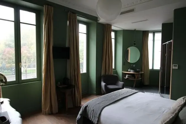 Deluxe Tek Büyük Yataklı Oda, Balkon (Jardin Public)
