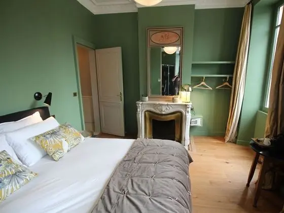 Deluxe Tek Büyük Yataklı Oda, Balkon (Jardin Public)