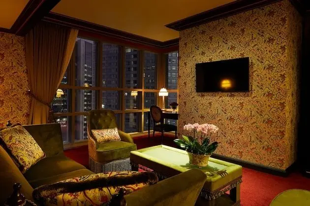 Corner Suite Twin-Savory Lounge Access