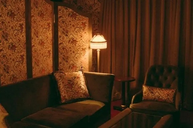 Corner Suite Twin-Savory Lounge Access