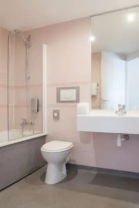 Standard Büyük Yataklı Tek Kişilik Oda