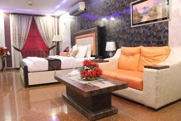 Deluxe Tek Büyük Yataklı Oda