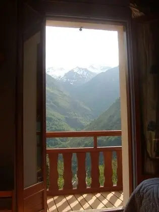 Tek Büyük Yataklı Oda, Dağ Manzaralı (Bleue)