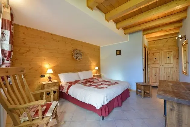 Büyük Yataklı Tek Kişilik Oda