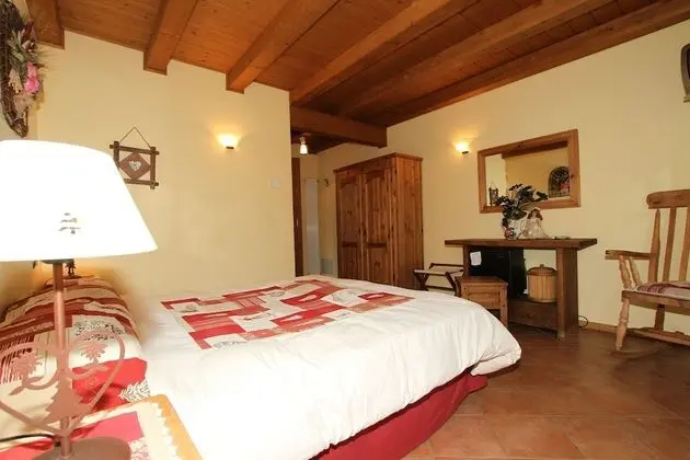 Büyük Yataklı Tek Kişilik Oda