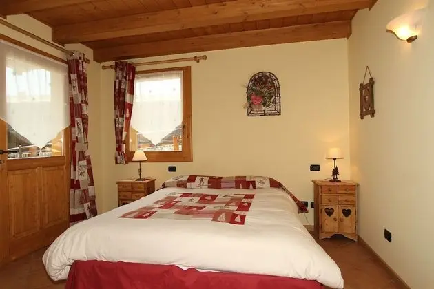 Büyük Yataklı Tek Kişilik Oda