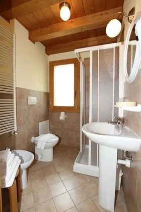 Büyük Yataklı Tek Kişilik Oda