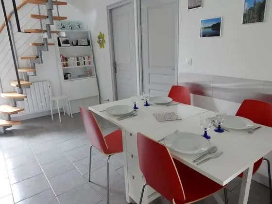 Family Ev, Banyolu/Duşlu (meublé de tourisme)