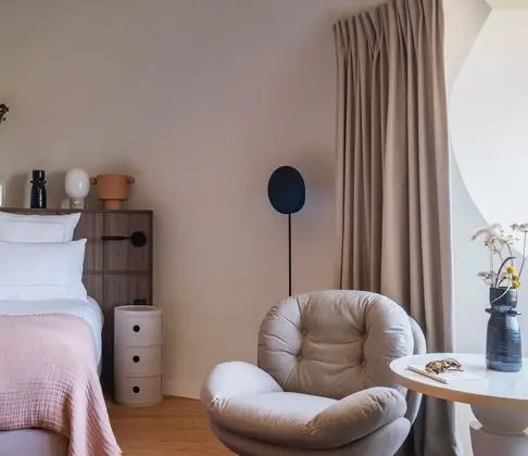 Tek Büyük veya İki Ayrı Yataklı Oda (Nid Celeste)