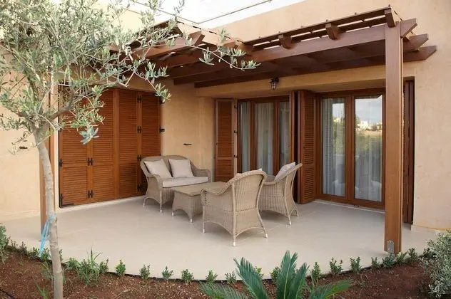2 Bedroom House without Pool with Sea View