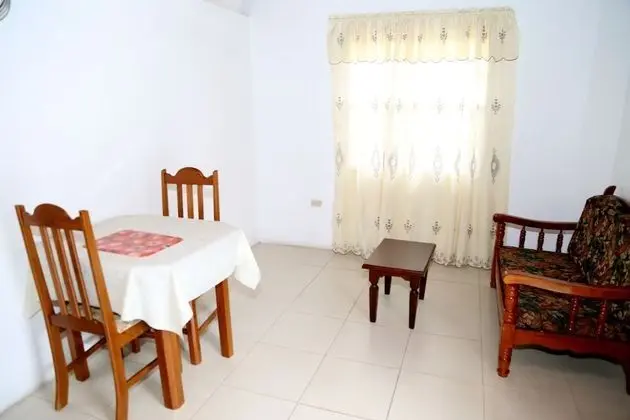 Apart Daire, 1 Büyük (Queen) Boy Yatak, Mutfak, Bahçe Manzaralı