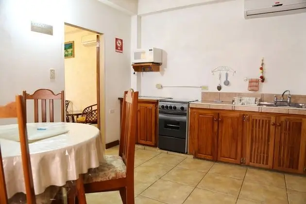 Apart Daire, 2 Çift Kişilik Yatak, Mutfak, Avlu Manzaralı