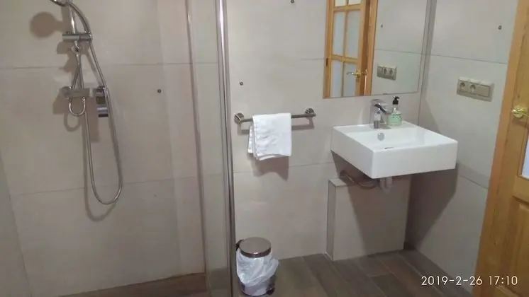 Comfort Tek Büyük Yataklı Oda
