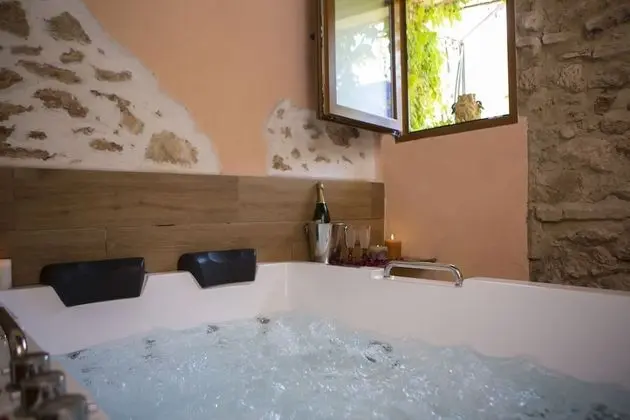 Romantic Süit, Jakuzi