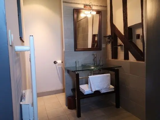 Superior Tek Büyük Yataklı Oda, Özel Banyo, Bahçe Manzaralı (LA CABOTTE)