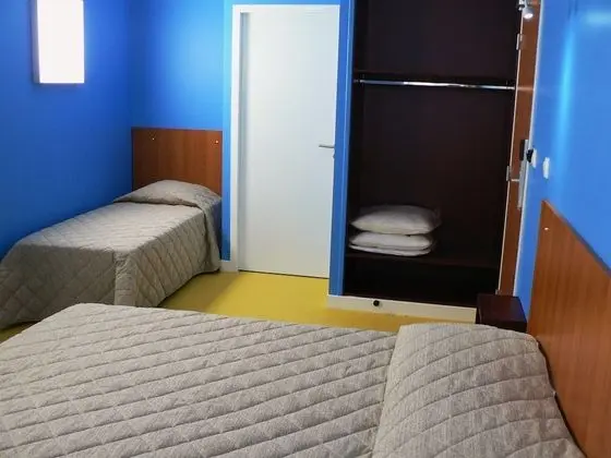 Üç Kişilik Oda
