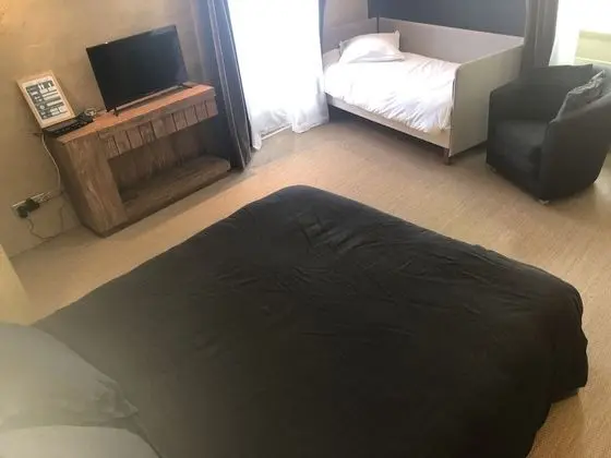 Tek Büyük Yataklı Oda, Sigara İçilmez (Noire)