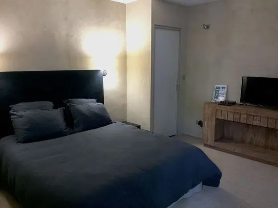 Tek Büyük Yataklı Oda, Sigara İçilmez (Noire)