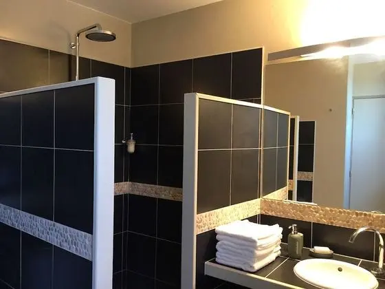 Tek Büyük Yataklı Oda, Sigara İçilmez (Noire)