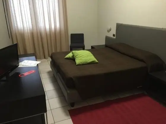 Büyük Yataklı Tek Kişilik Oda