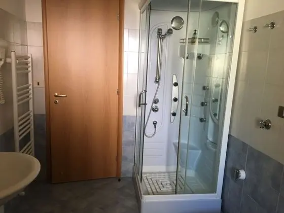 Dört Kişilik Oda, Özel Banyo