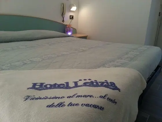 Üç Kişilik Oda