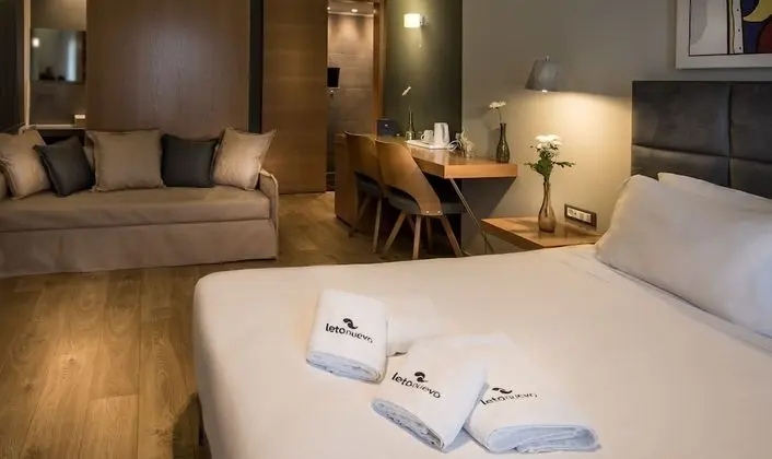 Deluxe Tek Büyük veya İki Ayrı Yataklı Oda, Balkon, Deniz Manzaralı