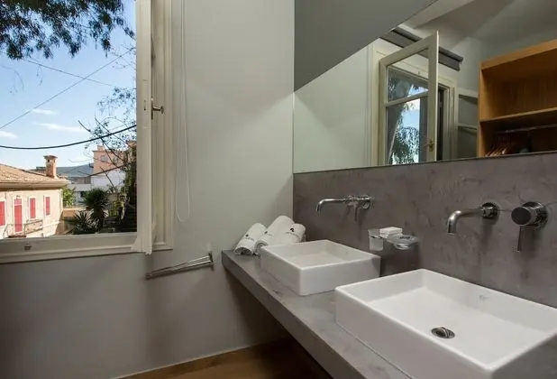 Deluxe Tek Büyük veya İki Ayrı Yataklı Oda, Balkon, Deniz Manzaralı
