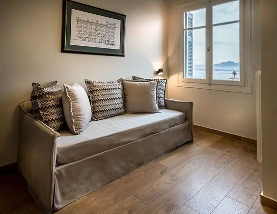 Deluxe Tek Büyük veya İki Ayrı Yataklı Oda, Balkon, Deniz Manzaralı