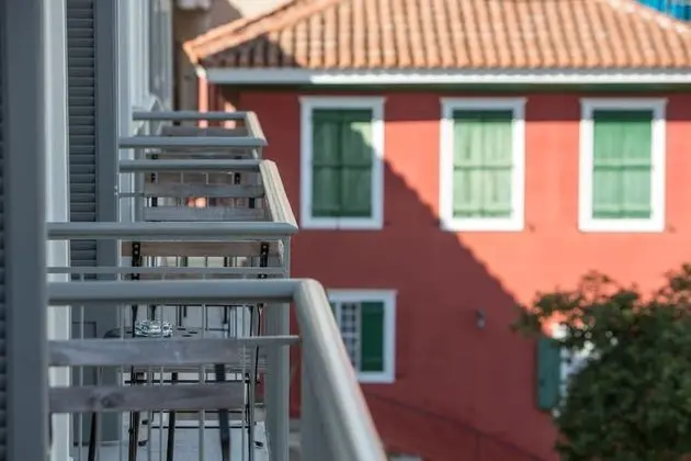 Deluxe Tek Büyük veya İki Ayrı Yataklı Oda, Balkon, Deniz Manzaralı