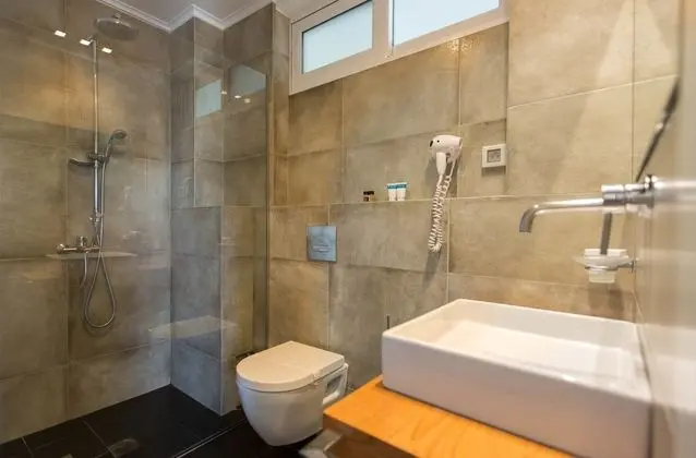 Deluxe Tek Büyük veya İki Ayrı Yataklı Oda, Balkon, Deniz Manzaralı