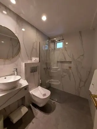 Deluxe Tek Büyük veya İki Ayrı Yataklı Oda, Balkon, Deniz Manzaralı