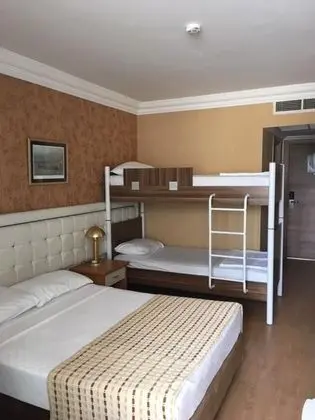 https://images.etstur.com/files/images/hotelImages/TR/209180/l/Letoile-Beach-Hotel-Oda-301612.jpg