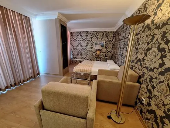 https://images.etstur.com/imgproxy/resize/2560x1440/files/images/hotelImages/etsrooms/197/Letoile_Beach_Hotel_20250723173659_0.jpeg