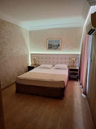 https://images.etstur.com/imgproxy/resize/2560x1440/files/images/hotelImages/etsrooms/197/Letoile_Beach_Hotel_20250723173701_12.jpeg