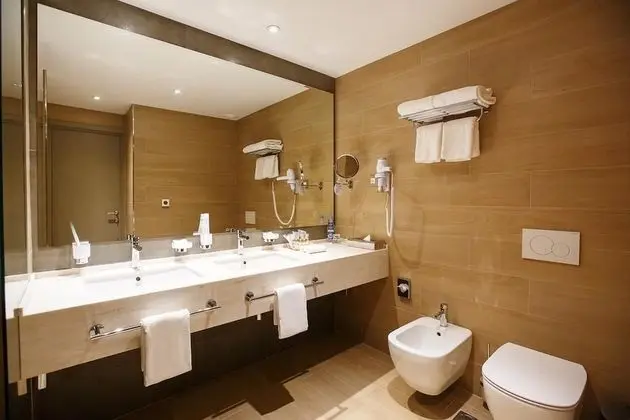 Luxury Oda