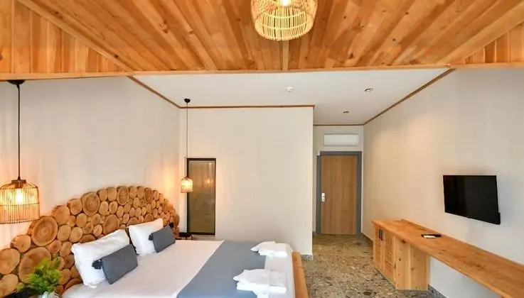 Deluxe Tek Büyük Yataklı Oda, Bahçe Manzaralı