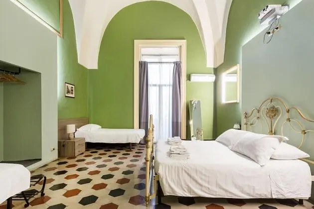 Deluxe Dört Kişilik Oda, Balkon, Şehir Manzaralı