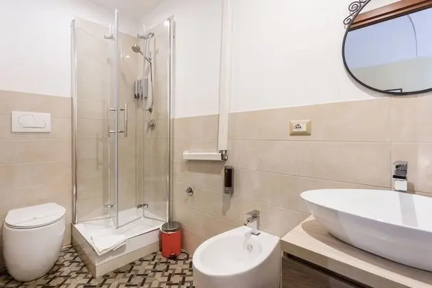 Deluxe Dört Kişilik Oda, Balkon, Şehir Manzaralı