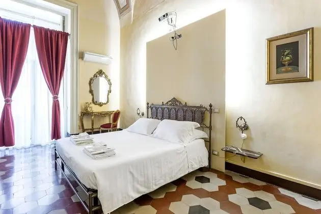 Tek Büyük Yataklı Oda, Balkon, Şehir Manzaralı
