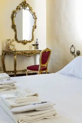 Tek Büyük Yataklı Oda, Balkon, Şehir Manzaralı