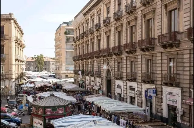 Tek Büyük Yataklı Oda, Balkon, Şehir Manzaralı
