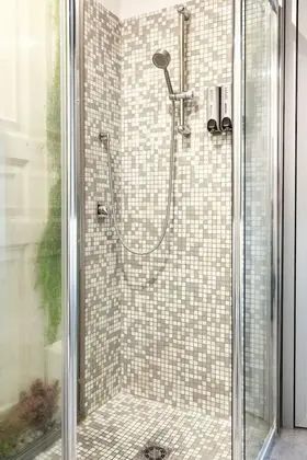 Tek Büyük Yataklı Oda, Balkon, Şehir Manzaralı