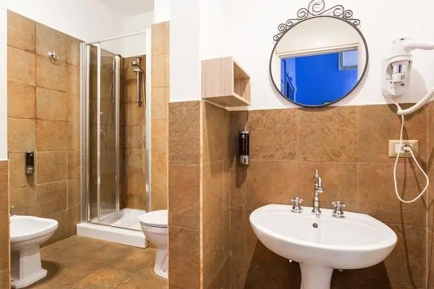 Üç Kişilik Oda, Balkon, Şehir Manzaralı